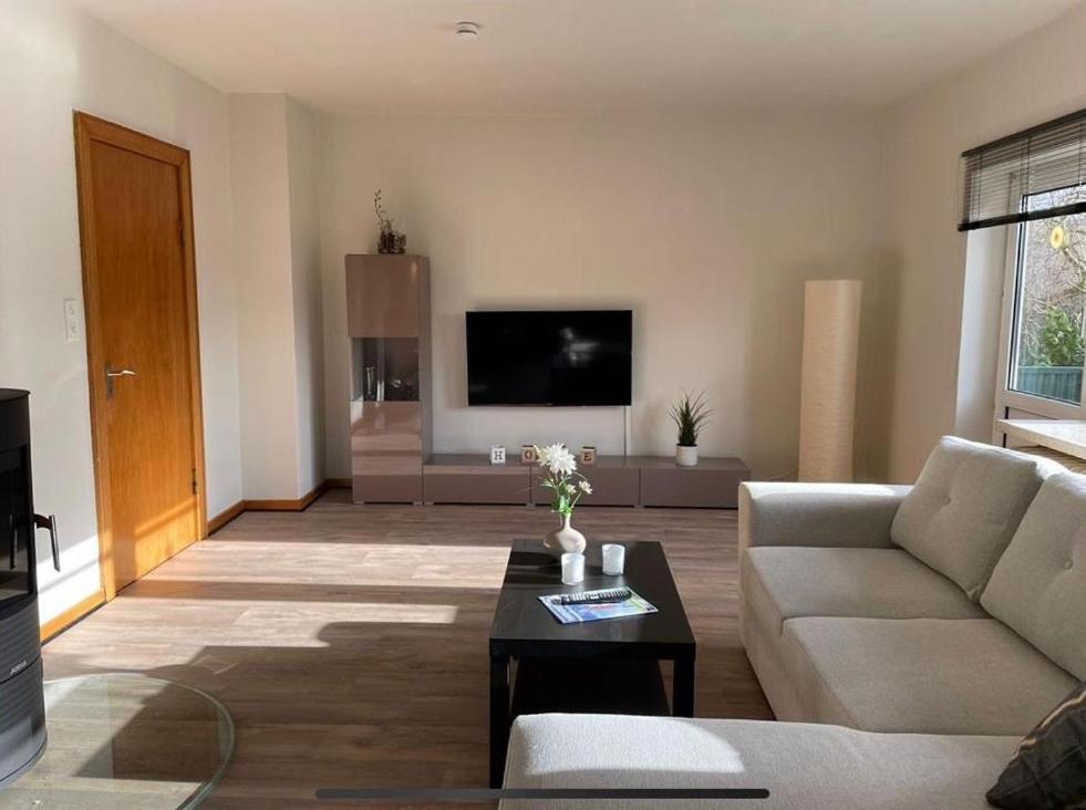 Feddersen Living Grosse Ferienwohnung - Garten - Terrasse - Smart Tv - Netflix Брунсбюттель Экстерьер фото
